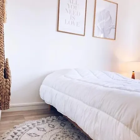 Apartment Superbe: Parking Gratuit + Wifi + Balcon *