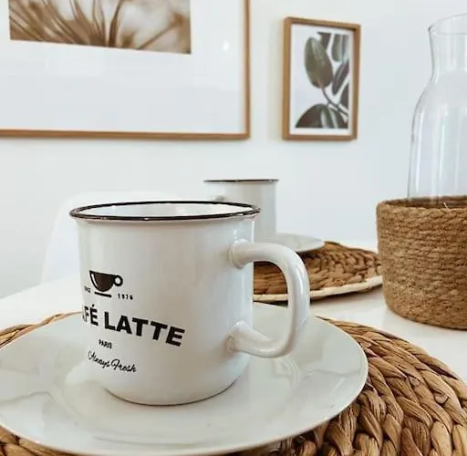 Apartment Superbe: Parking Gratuit + Wifi + Balcon