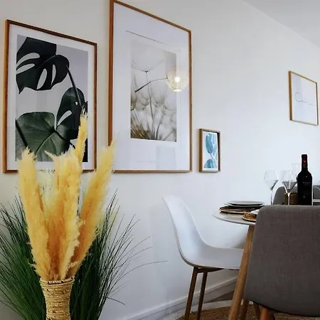 Superbe: Parking Gratuit + Wifi + Balcon Appartement